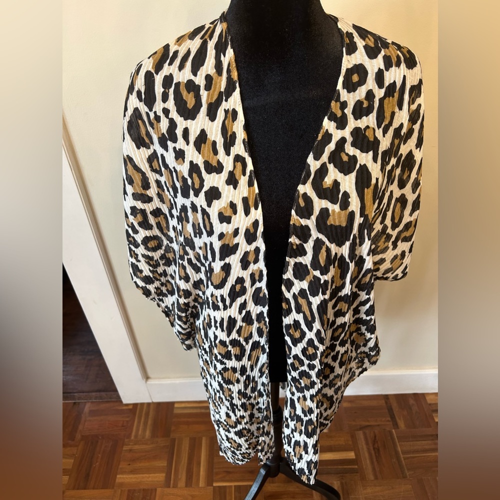 Jane & Berry one size fits all cheetah print swim cover up